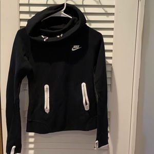 Women’s black nike sweatshirt